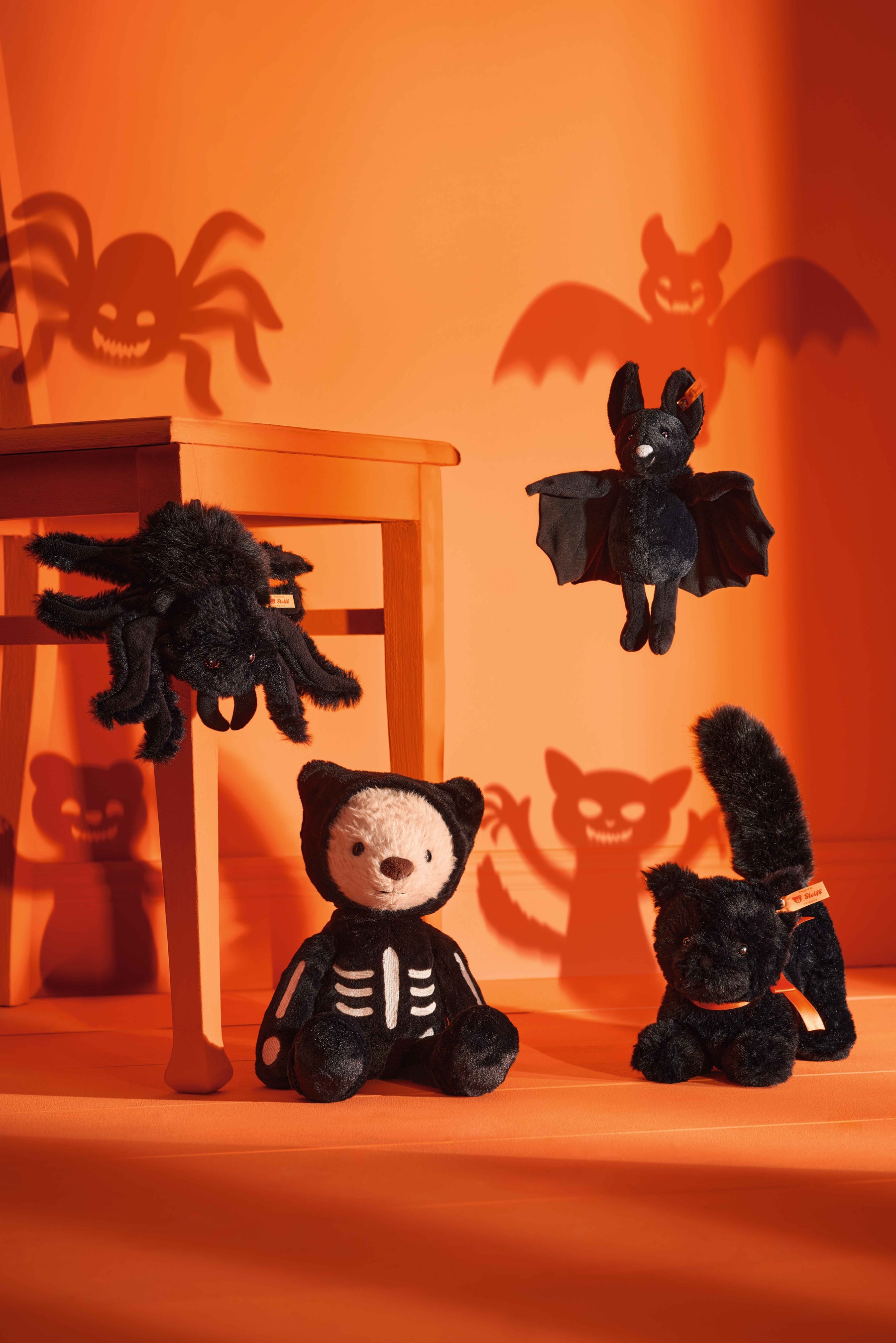 Boris the Spooky Bat, 7 in, black