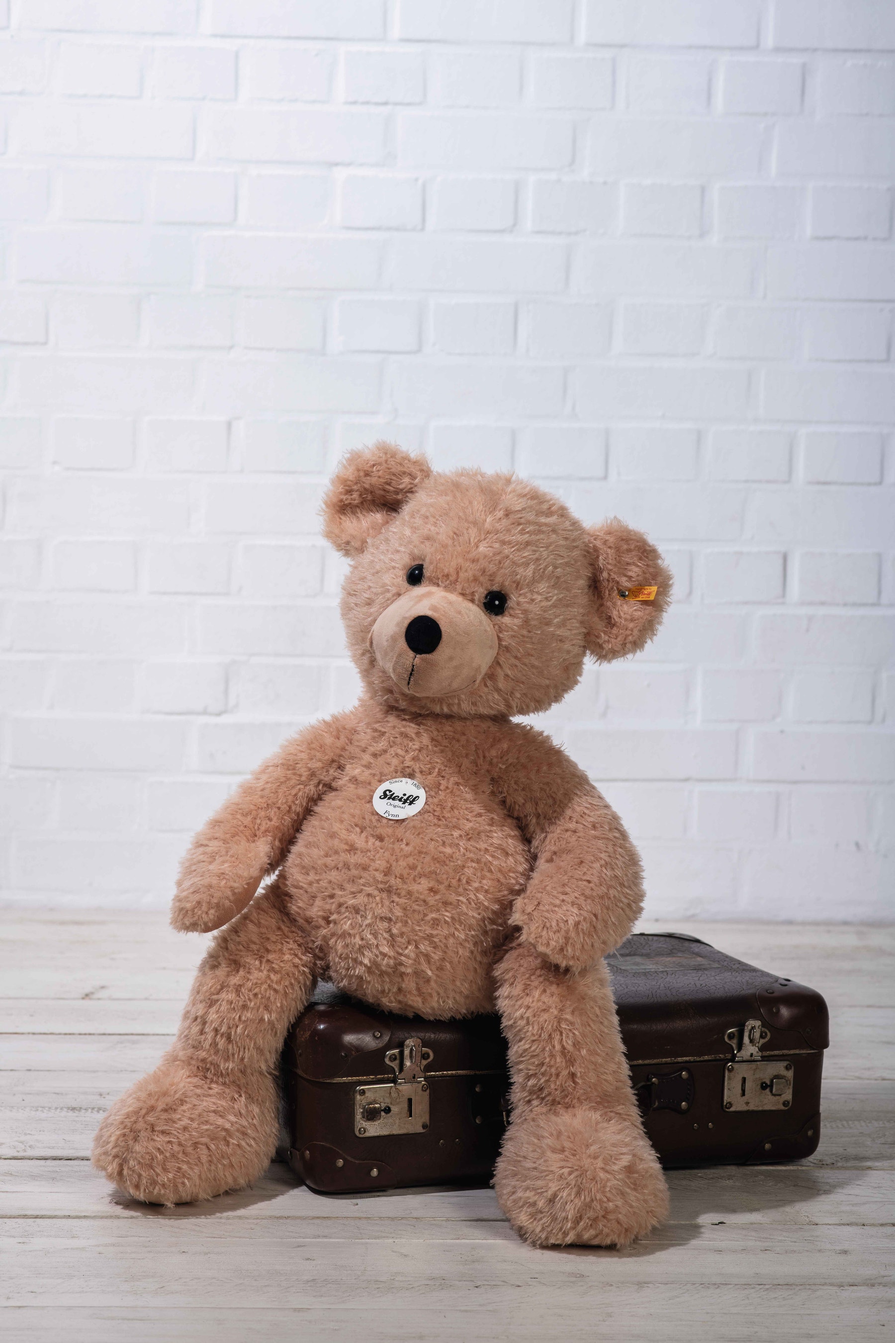 XL Fynn Teddy Bear, 31 in, beige - Steiff.com
