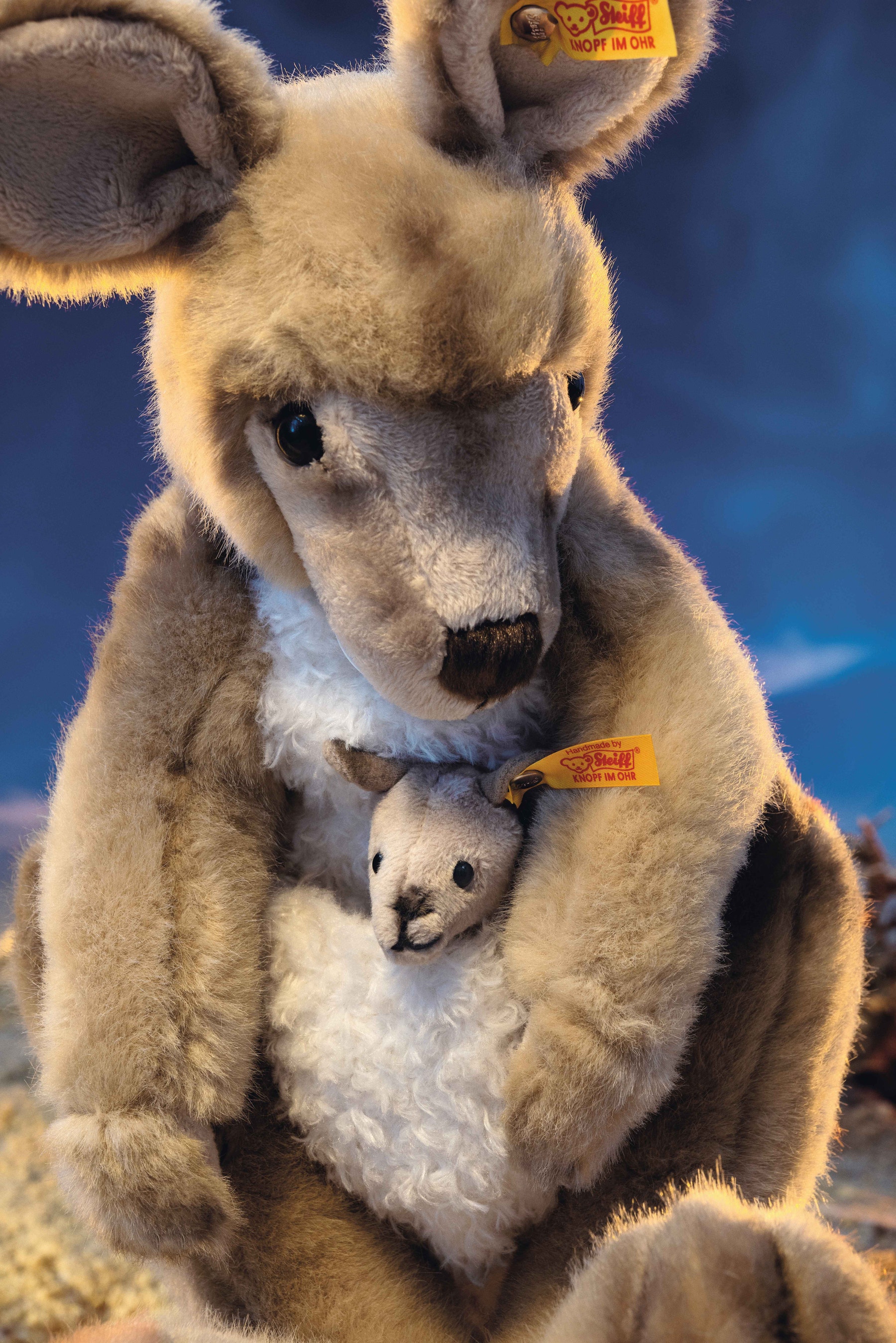 Kango Känguru mit Baby, 40 cm, beige - Steiff.com