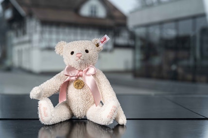 シュタイフミュージアムベア2018（Steiff Museum bear） Steiff（シュタイフ）とMEDICOM TOY（メディコム・トイ）がコラボして